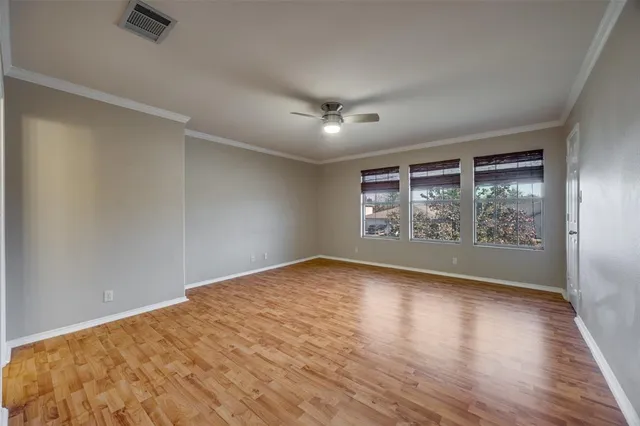 $1,895 | 900 North Brents Avenue, Sherman, TX 75090