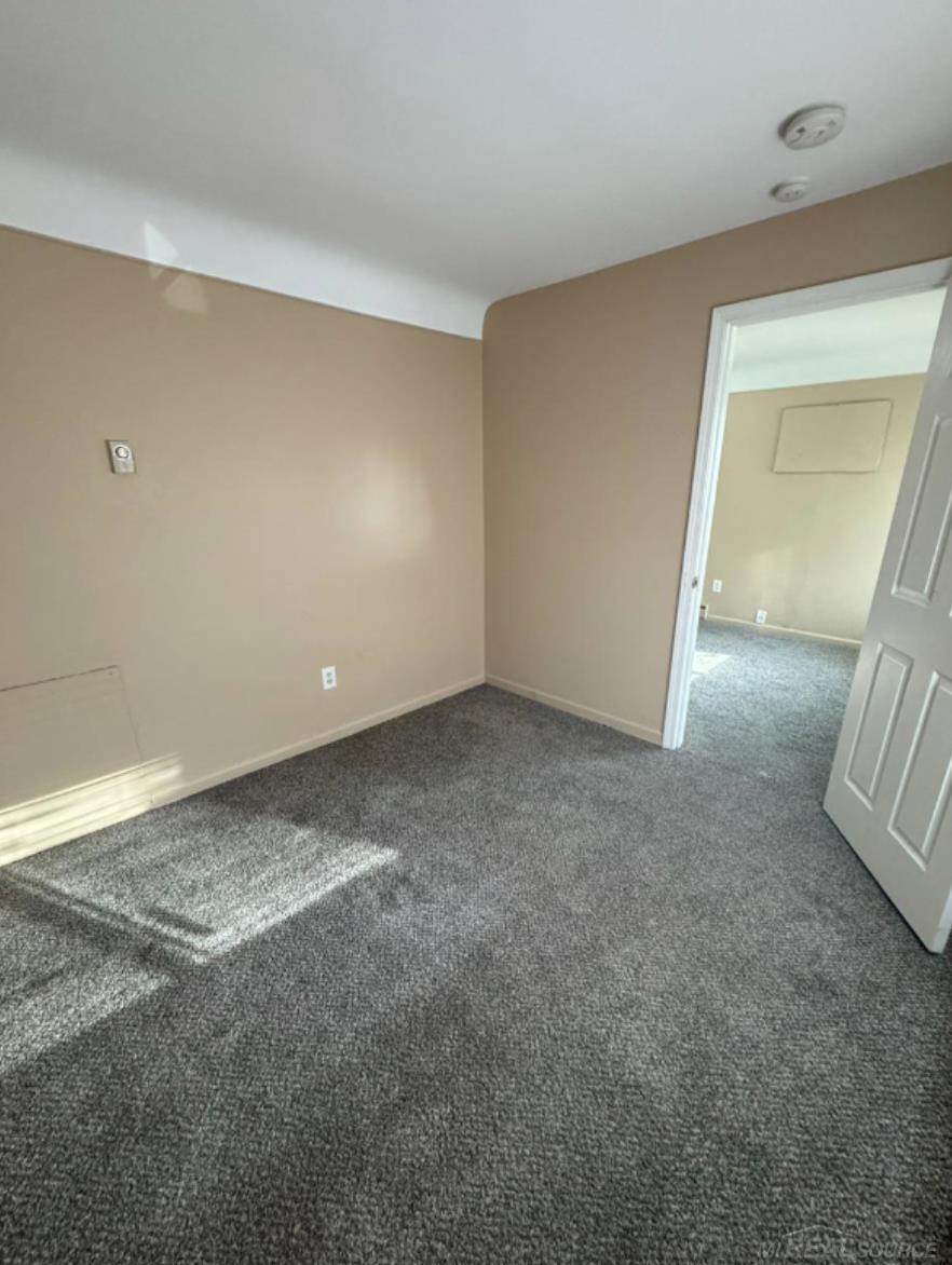 8101 Rivard Avenue Warren, MI 48089 - Photo 13 of 17 50196757-797e714a-b2c8-45bb-aada-cddc04157ebf.JPG