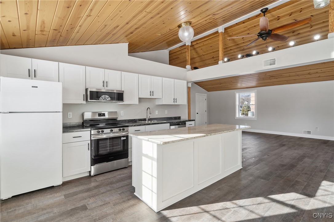 201 Highbridge Street Manlius, NY 13066 - Photo 9 of 35