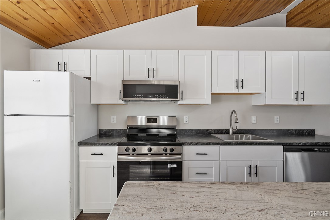 201 Highbridge Street Manlius, NY 13066 - Photo 10 of 35