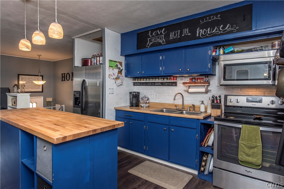 412 Van Rensselaer Road Utica, NY 13502 - Photo 12 of 40