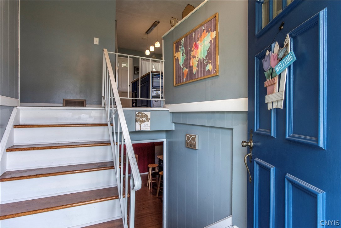 412 Van Rensselaer Road Utica, NY 13502 - Photo 4 of 40