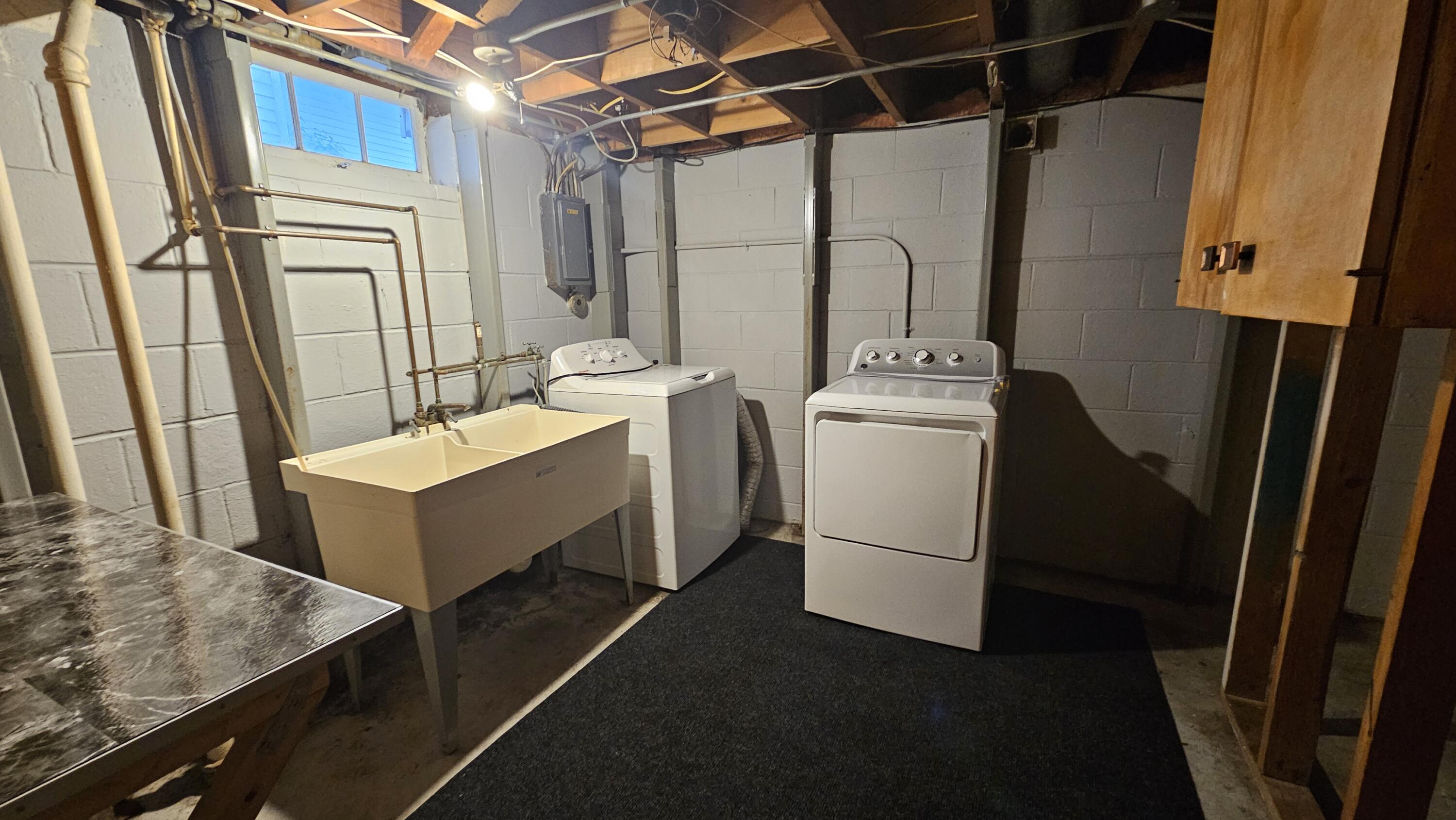 3445 North 96th Street Milwaukee, WI 53222 - Photo 13 of 19 Laundry Room