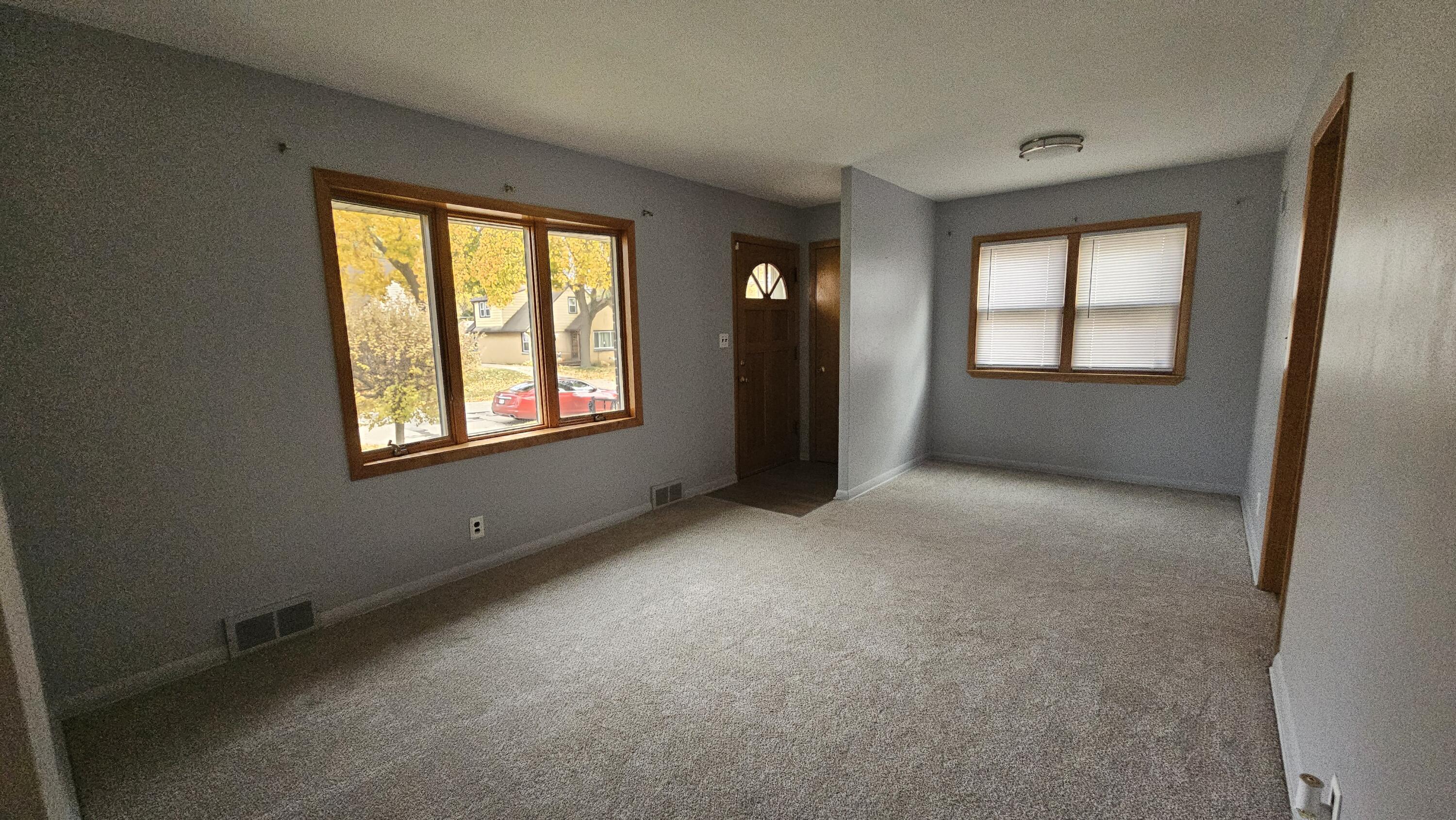 3445 North 96th Street Milwaukee, WI 53222 - Photo 3 of 19 Living/Dining Room 1