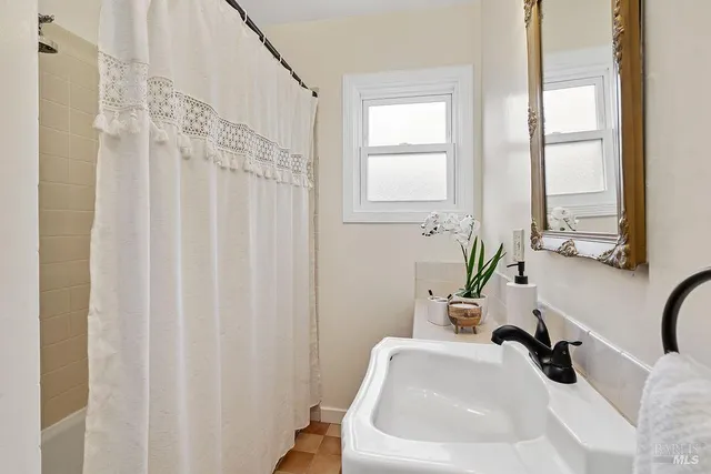 $875,000 | 7859 Anthony Street, Sebastopol, CA 95472