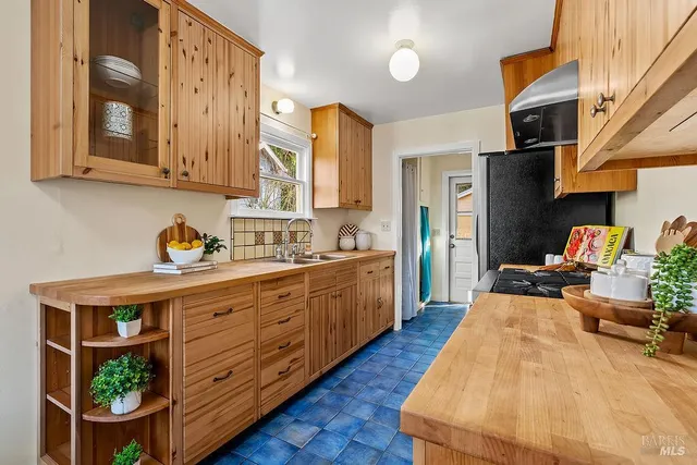 $875,000 | 7859 Anthony Street, Sebastopol, CA 95472