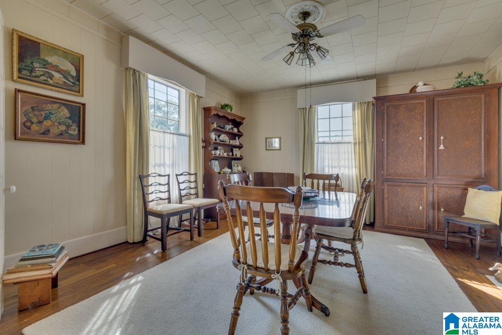 305 8th Street North Clanton, AL 35045 - Photo 2 of 31