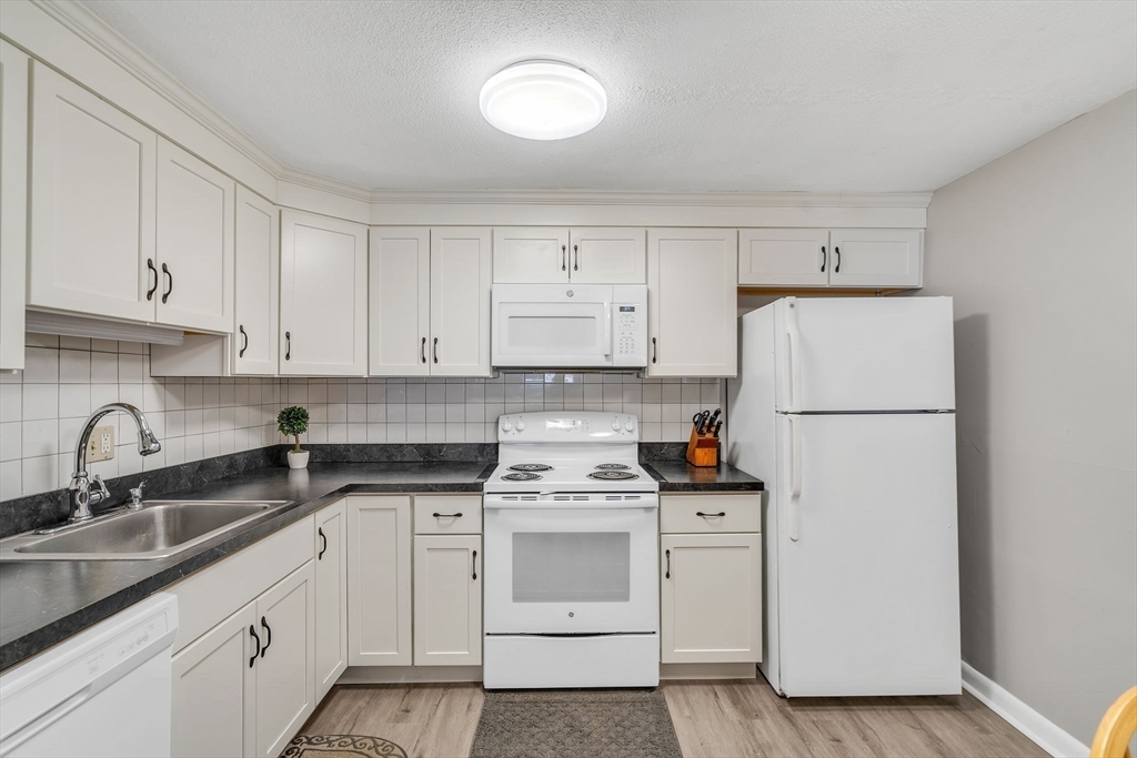176 Maple Avenue, Unit 18 Rutland, MA 01543 - Photo 11 of 28 Gallery Image 11