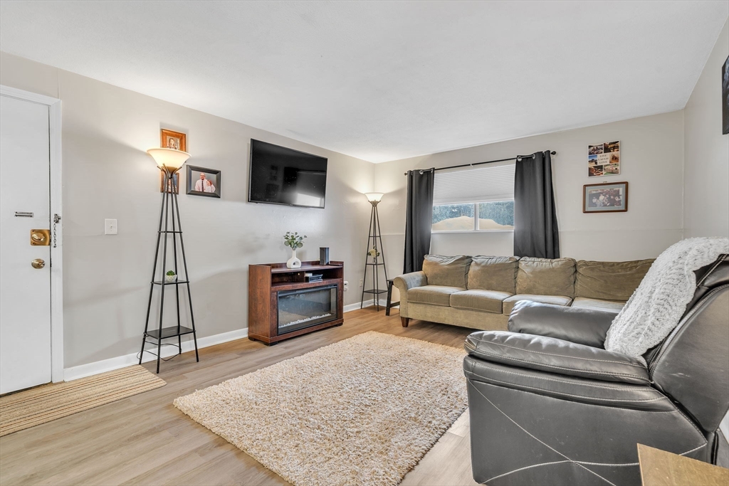 176 Maple Avenue, Unit 18 Rutland, MA 01543 - Photo 5 of 28 Gallery Image 5