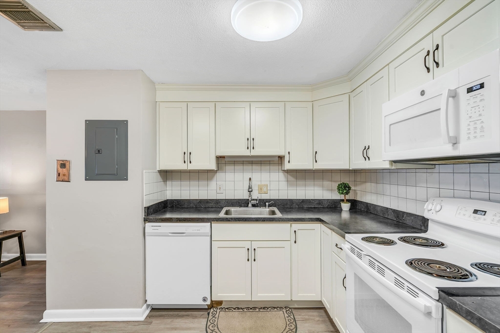 176 Maple Avenue, Unit 18 Rutland, MA 01543 - Photo 10 of 28 Gallery Image 10