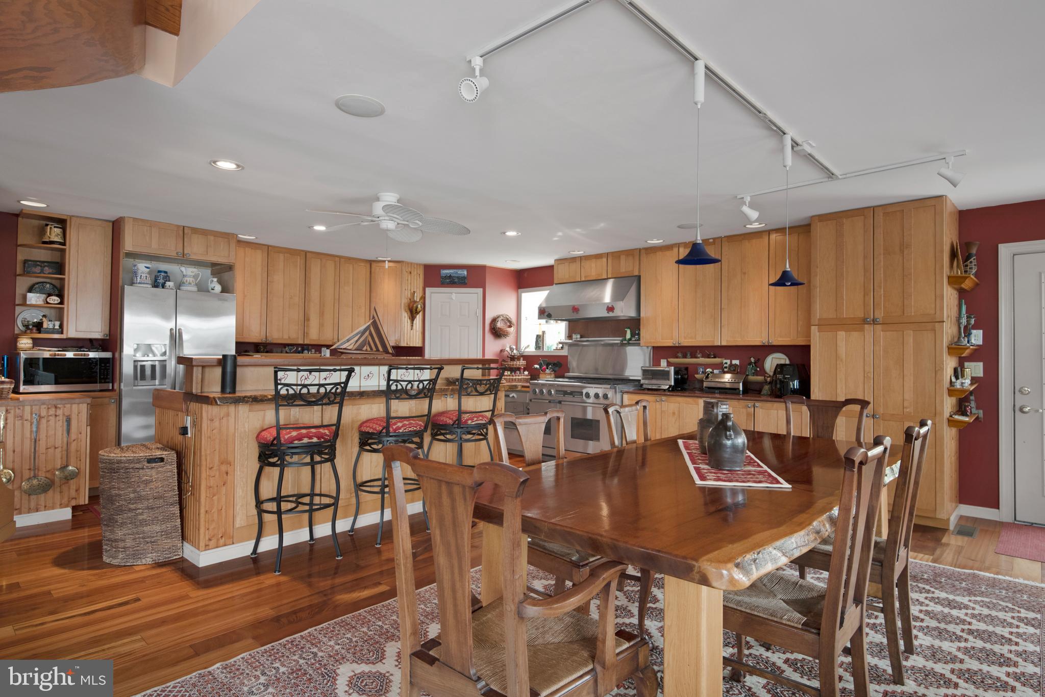 3731 Thomas Point Road Annapolis, MD 21403 - Photo 26 of 90 Great room dining area overlooking Fishing Creek