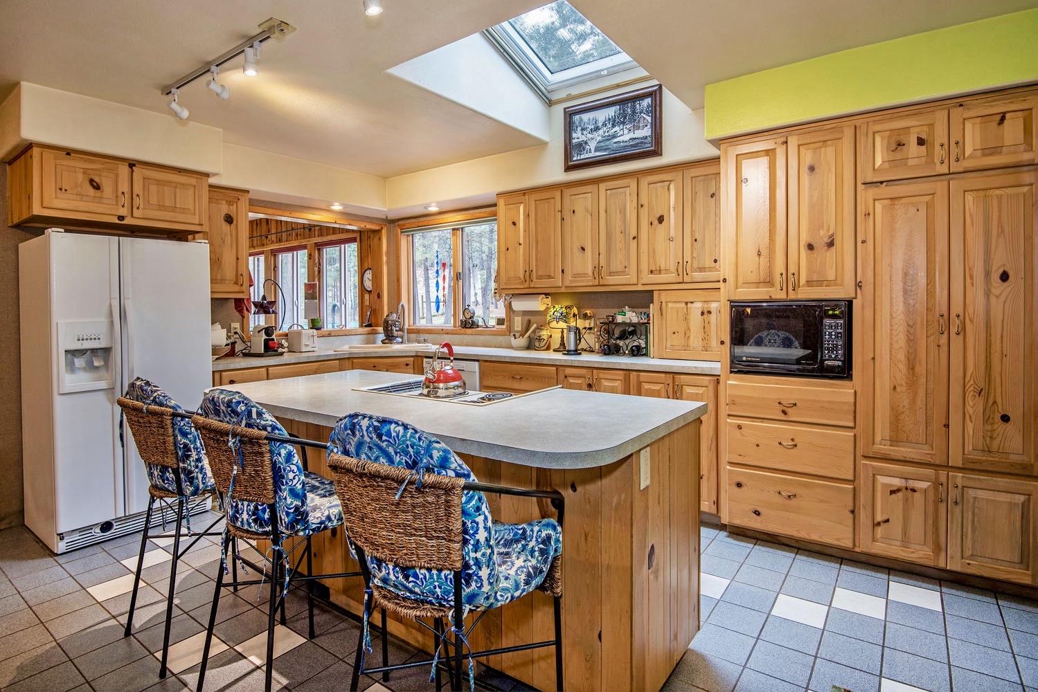14420 Crossroads Loop Sisters, OR 97759 - Photo 6 of 24 6