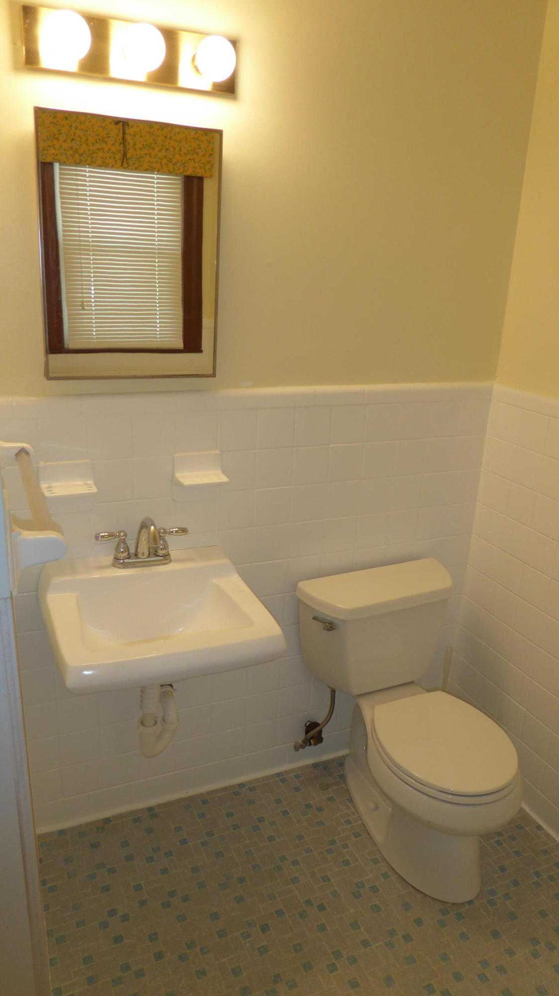 46 Wescott Road Rocky Mount, VA 24151 - Photo 11 of 45 11 Hall Bath (1)