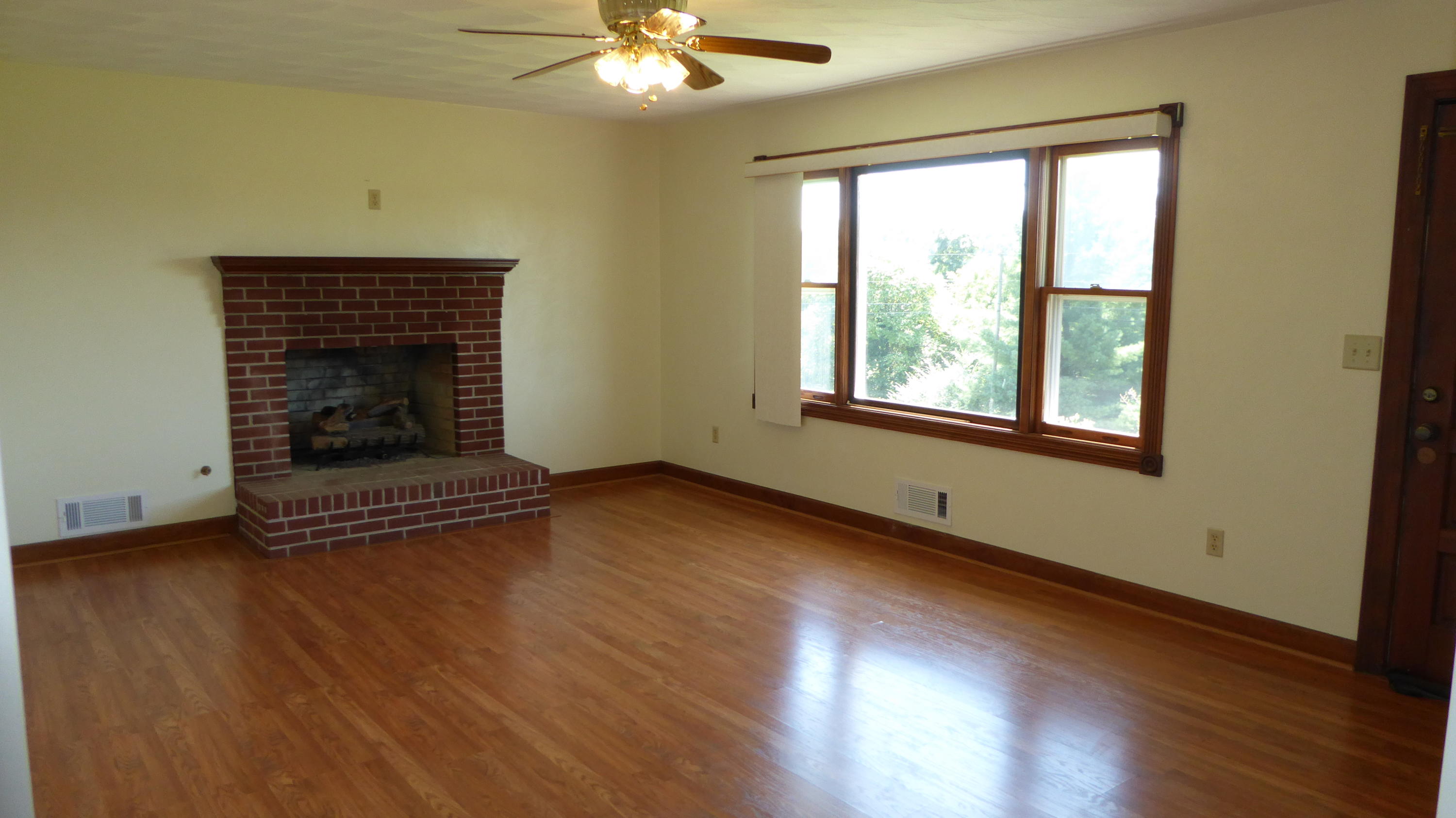 46 Wescott Road Rocky Mount, VA 24151 - Photo 18 of 45 18 Living Room (4)