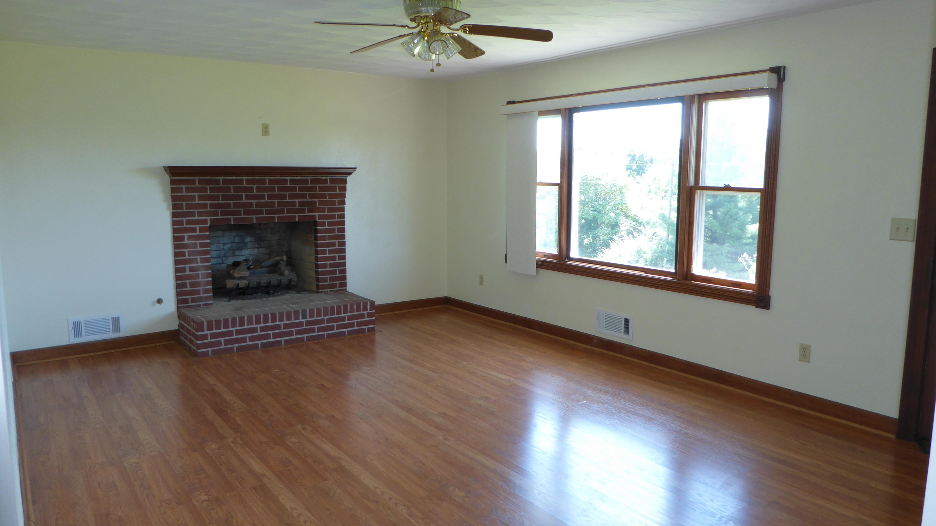 3 Living Room (2)