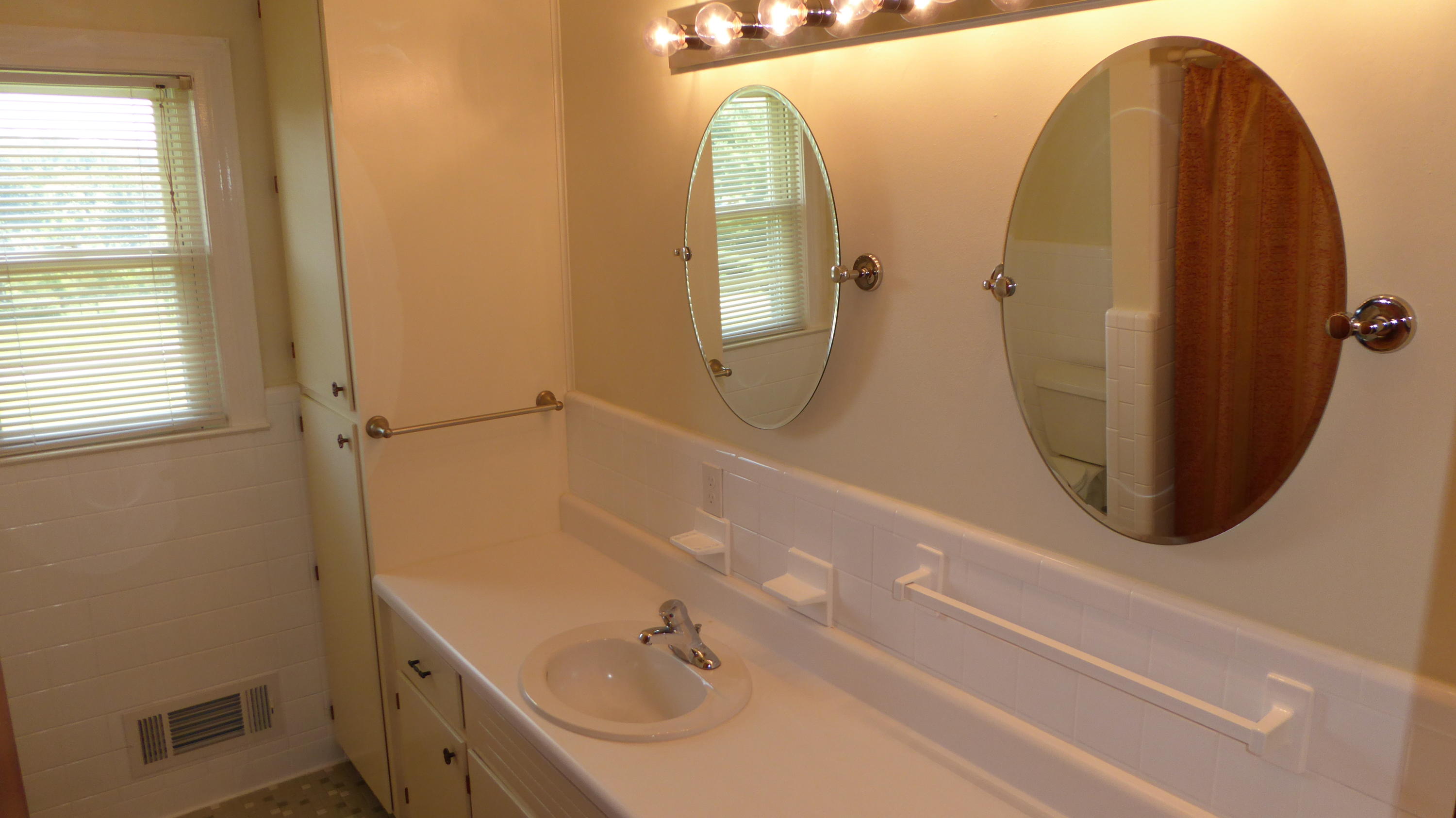46 Wescott Road Rocky Mount, VA 24151 - Photo 28 of 45 27 Hall Full Bath (5)