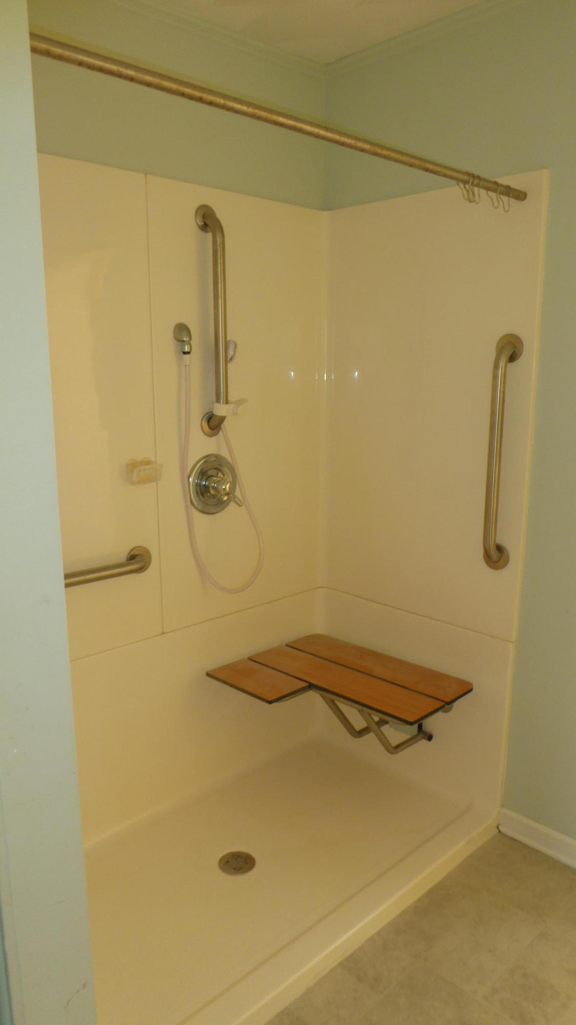 46 Wescott Road Rocky Mount, VA 24151 - Photo 35 of 45 34 Hall Bath (2)