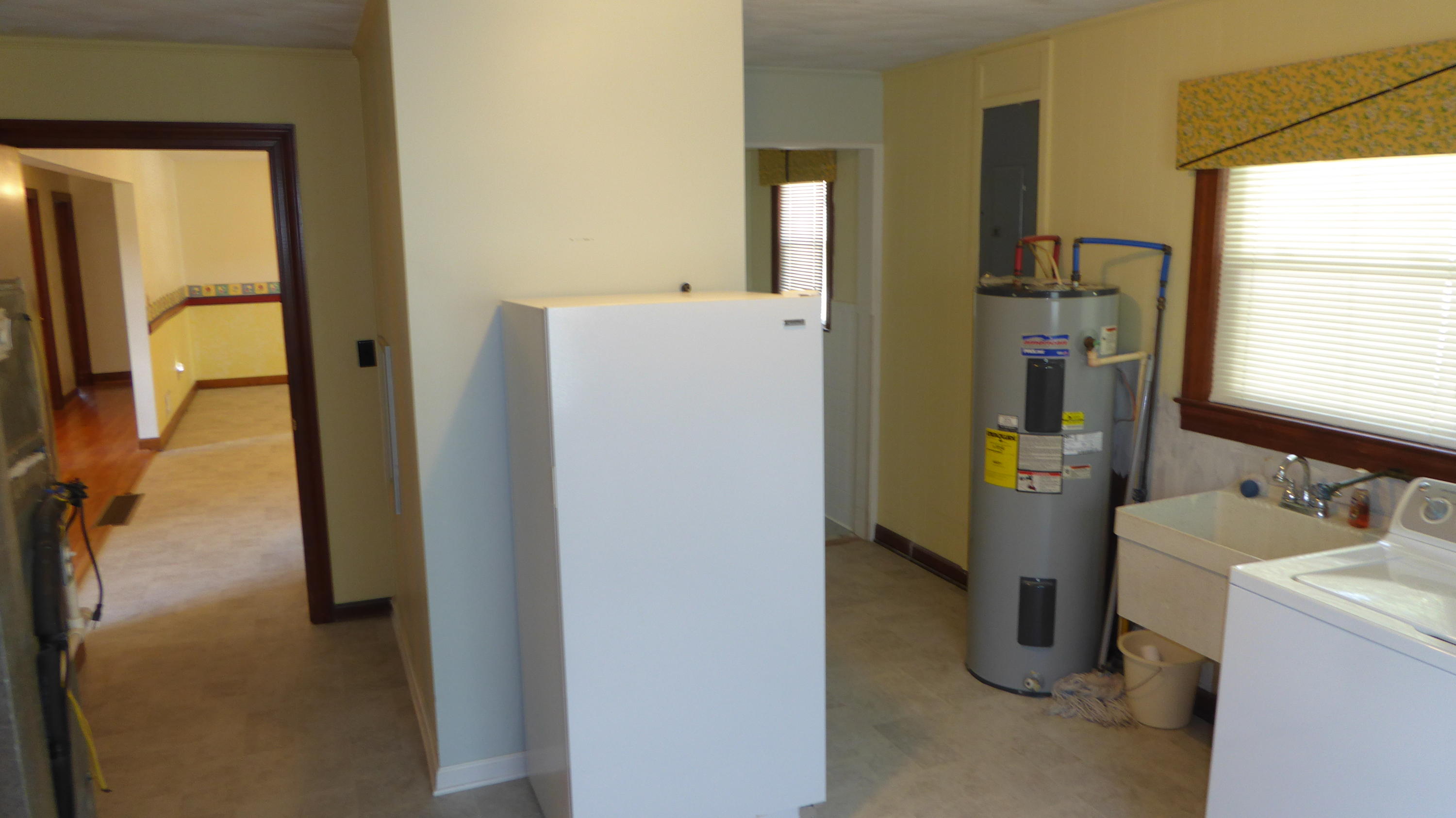 46 Wescott Road Rocky Mount, VA 24151 - Photo 39 of 45 38 Laundry & Mudroom (3)