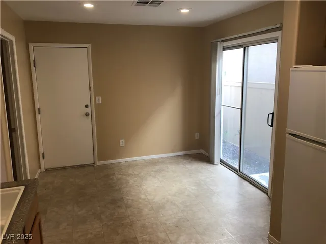 $2,395 | 842 Trout Stream Court, Henderson, NV 89052