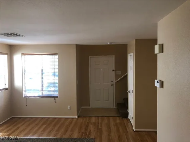 $2,395 | 842 Trout Stream Court, Henderson, NV 89052