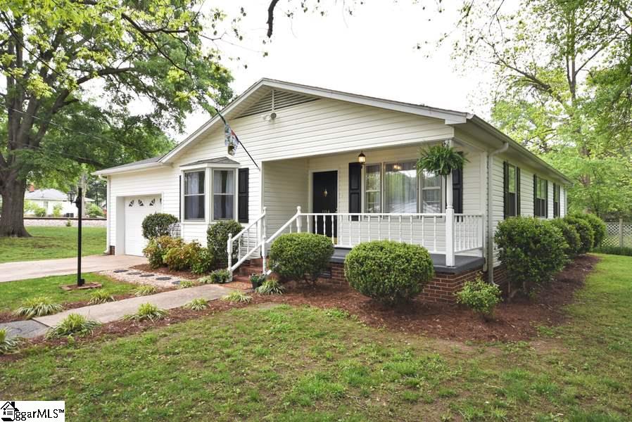 104 Crescent Drive Fountain Inn, SC 29644 - Photo 1 of 26
