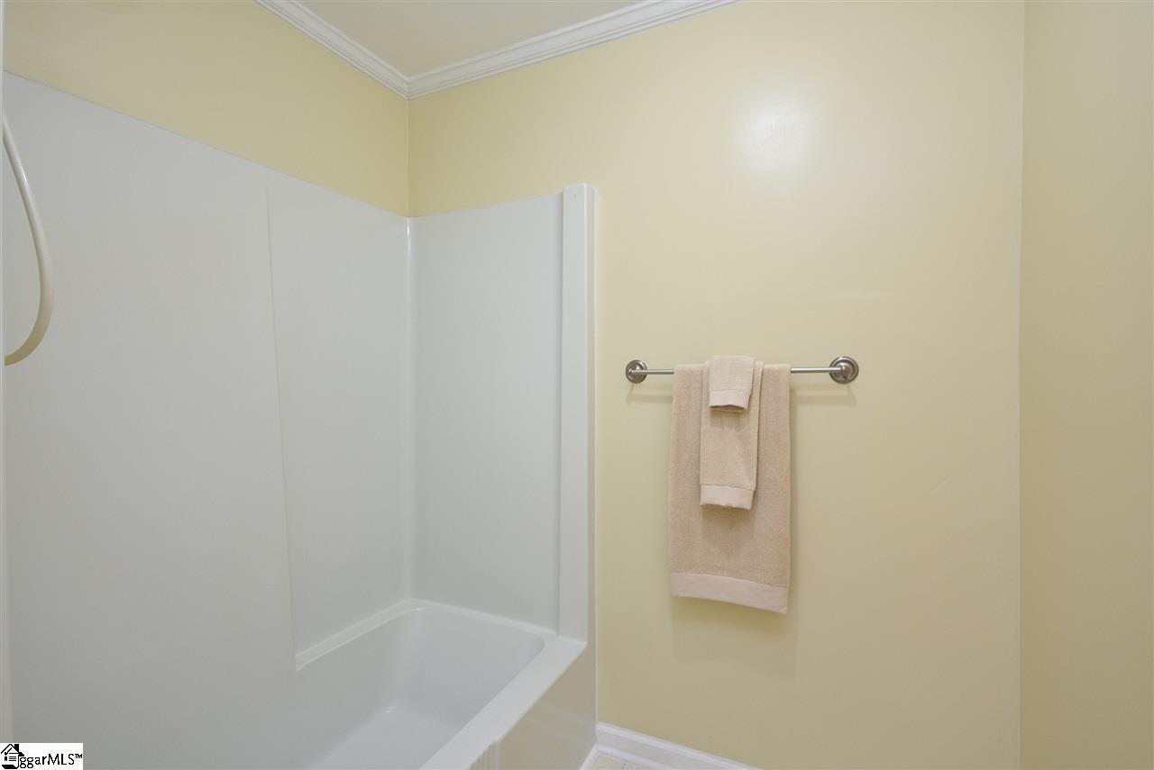 104 Crescent Drive Fountain Inn, SC 29644 - Photo 13 of 26