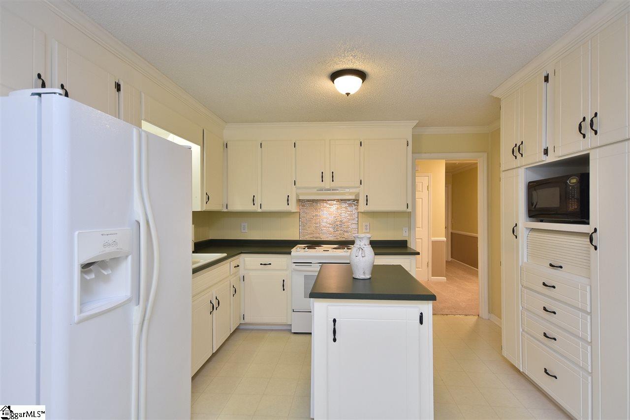 104 Crescent Drive Fountain Inn, SC 29644 - Photo 17 of 26
