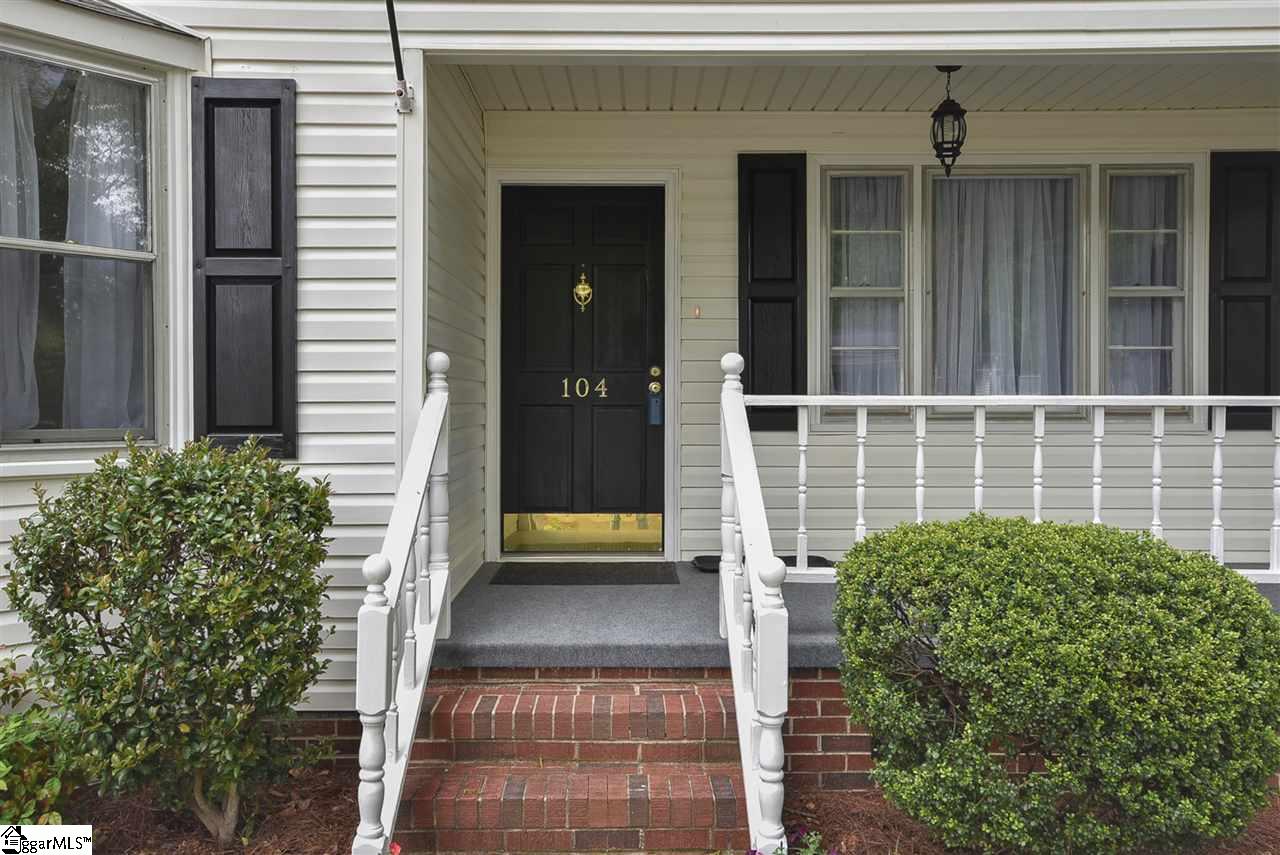 104 Crescent Drive Fountain Inn, SC 29644 - Photo 4 of 26