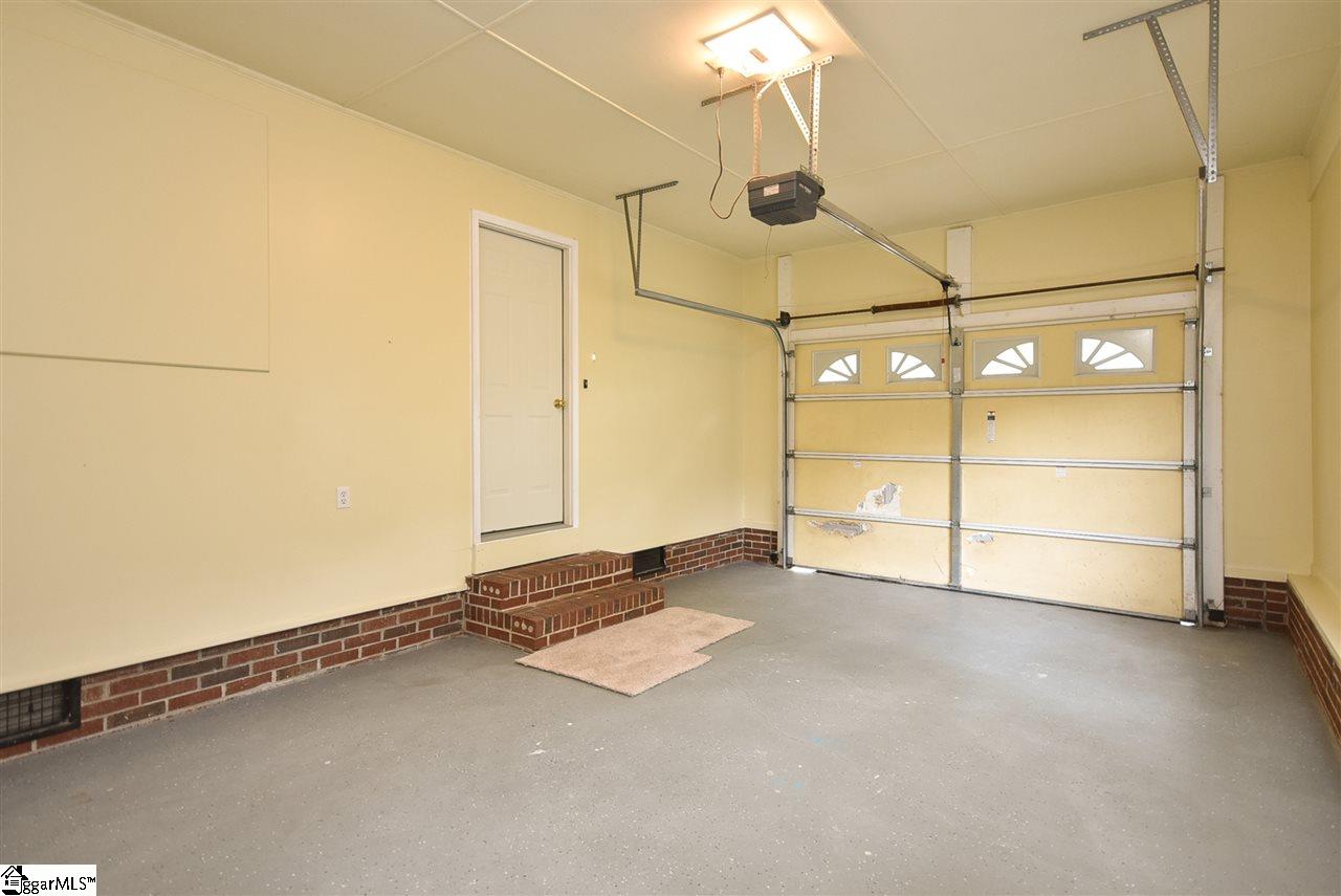 104 Crescent Drive Fountain Inn, SC 29644 - Photo 5 of 26