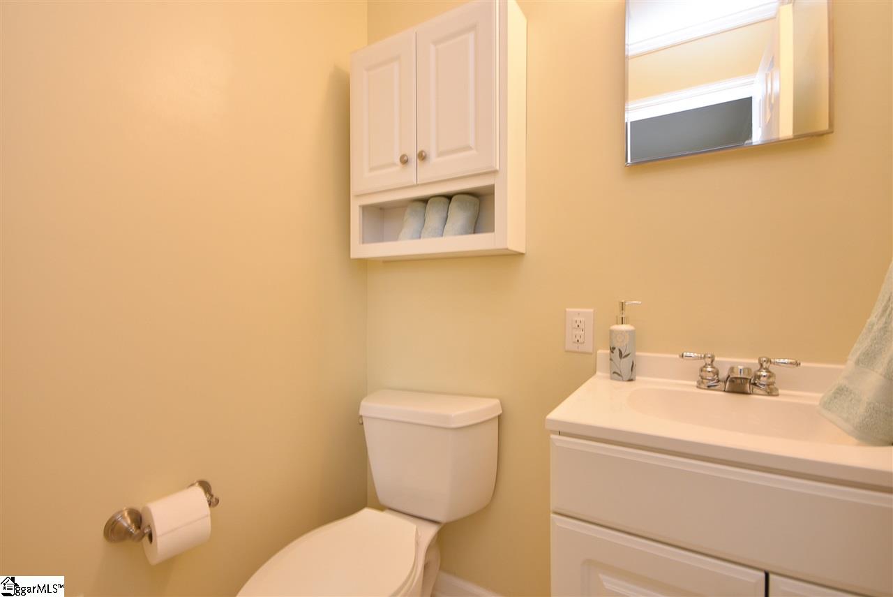 104 Crescent Drive Fountain Inn, SC 29644 - Photo 10 of 26