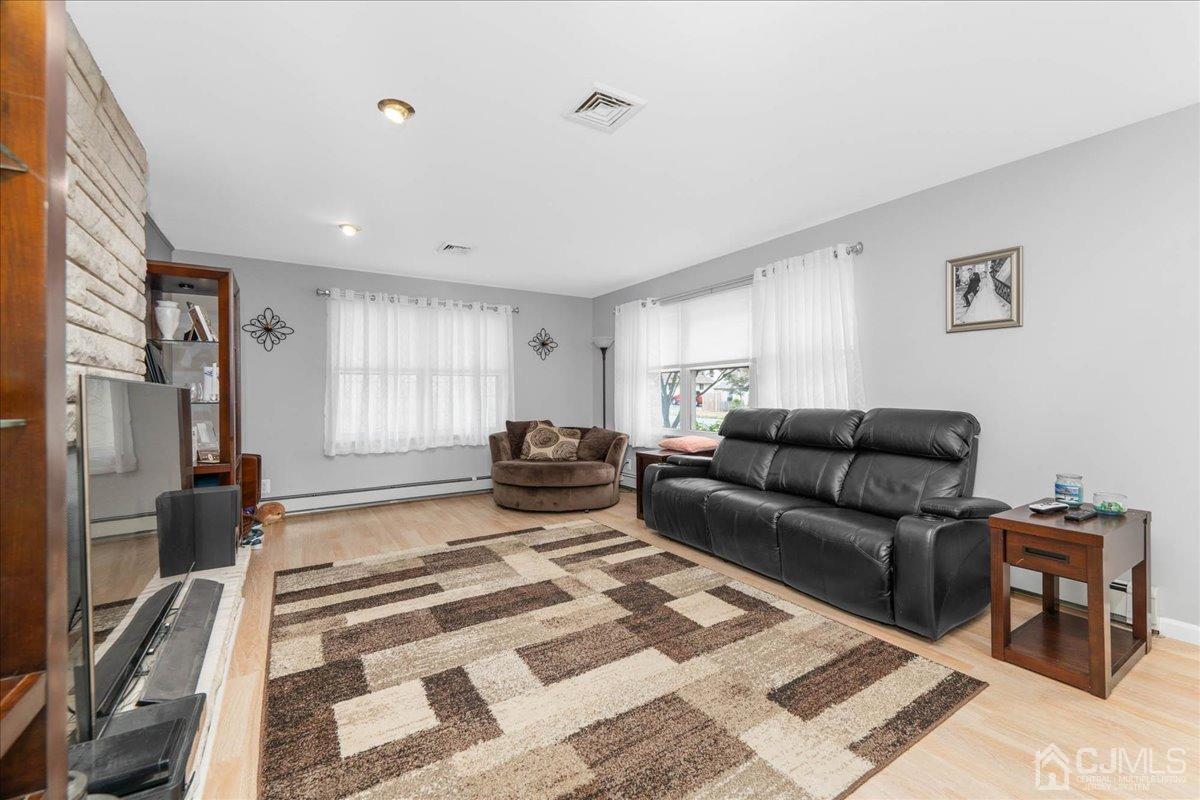 241 4th Street Dunellen, NJ 08812 - Photo 5 of 36 Gallery Image 5