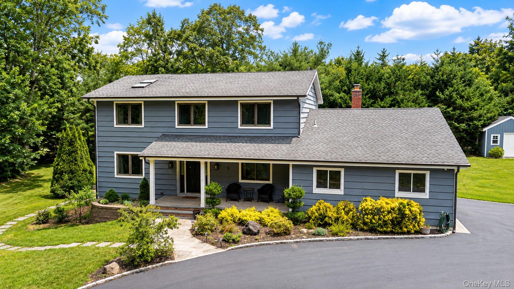 9 Huckleberry Lane East Setauket, NY 11733 - Photo 2 of 33