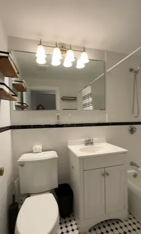 a view of entryway and hall