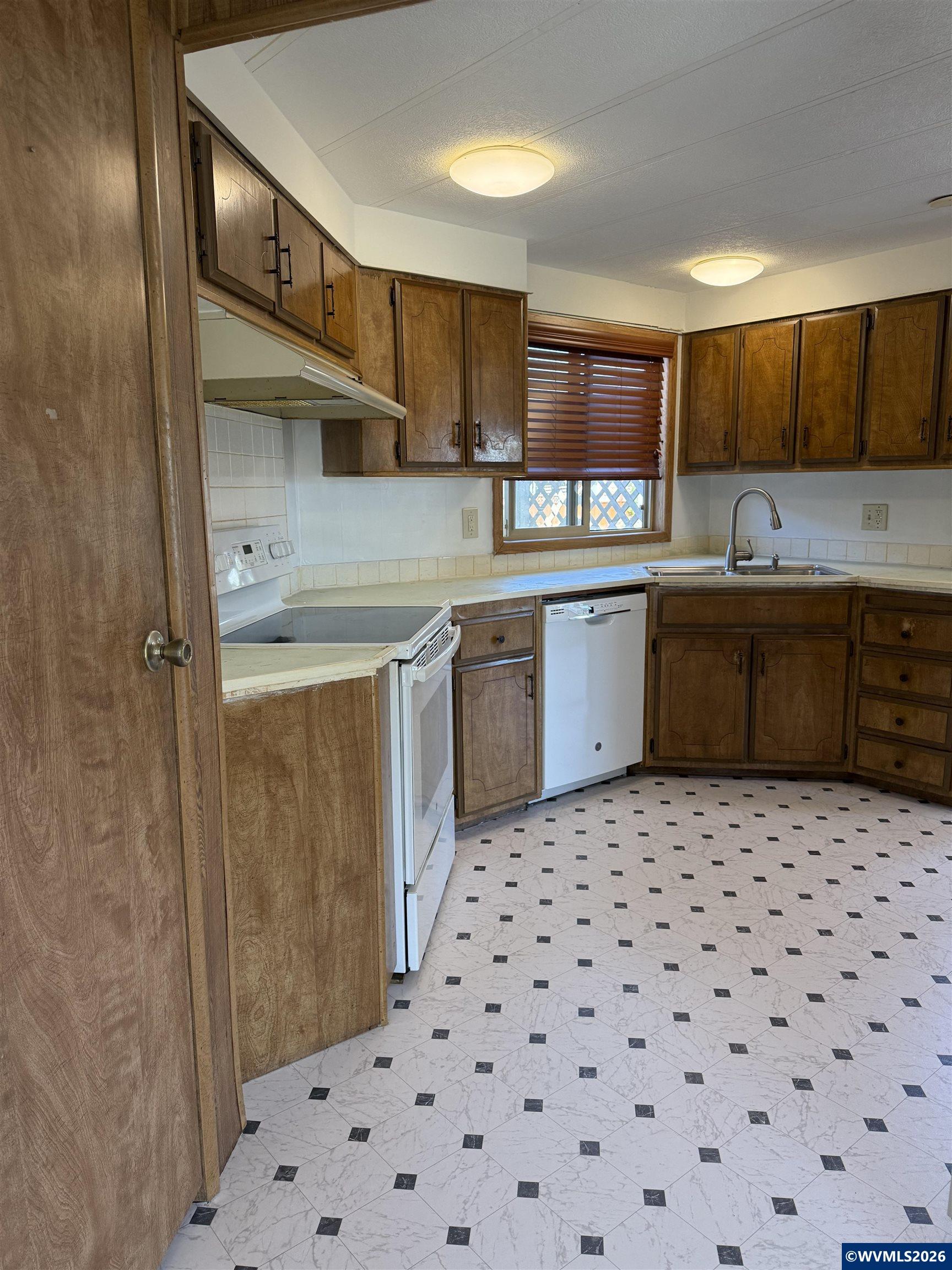 5422 Portland Road Northeast, Unit 122 Salem, OR 97305 - Photo 7 of 28