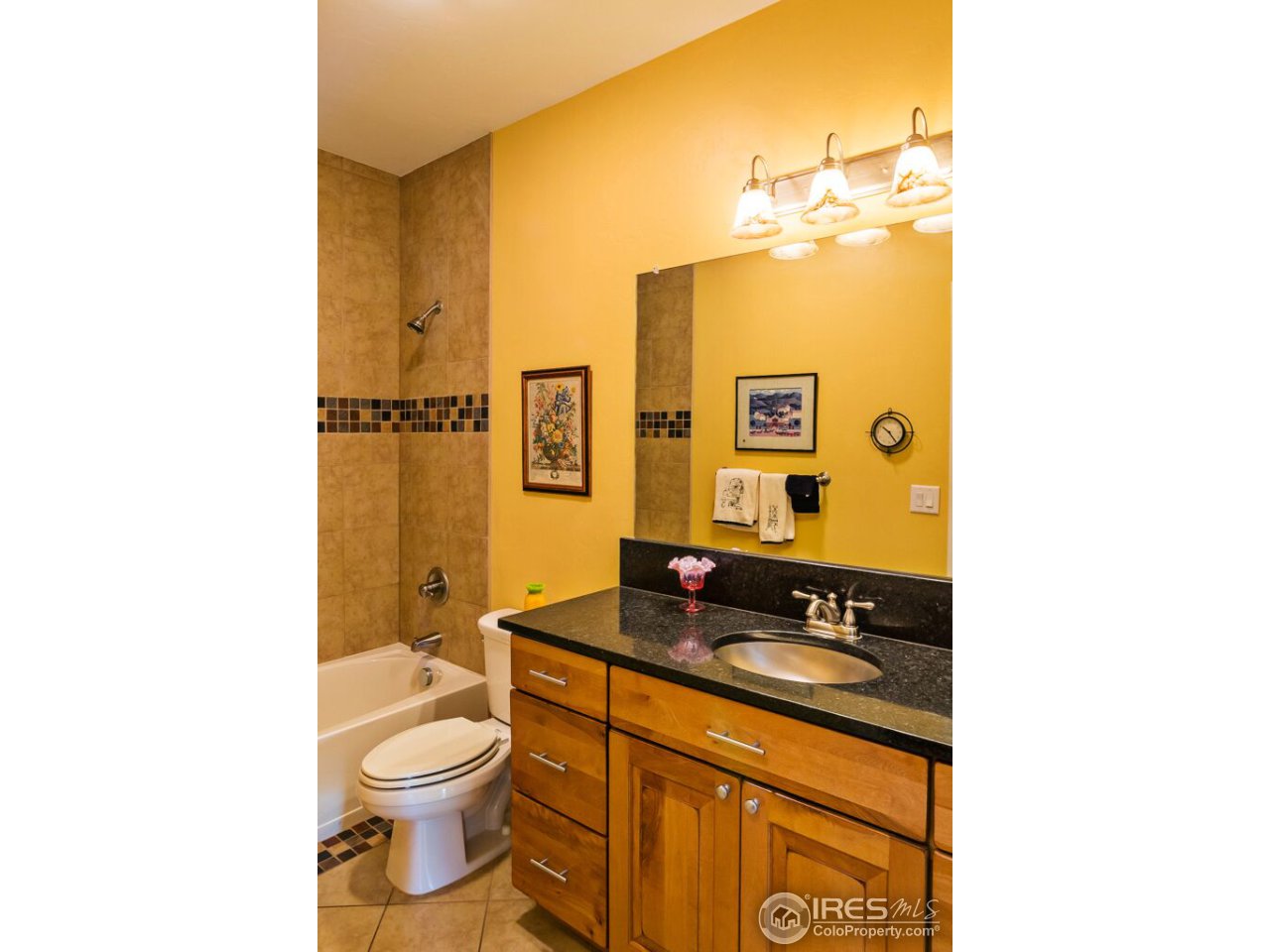 5667 Pioneer Road Boulder, CO 80301 - Photo 11 of 25 2nd Bathroom