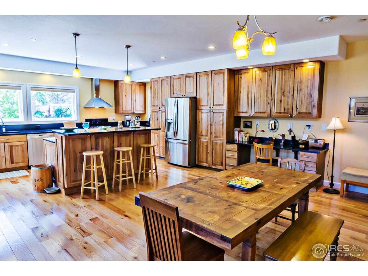 Open Kitchen/Dining Area