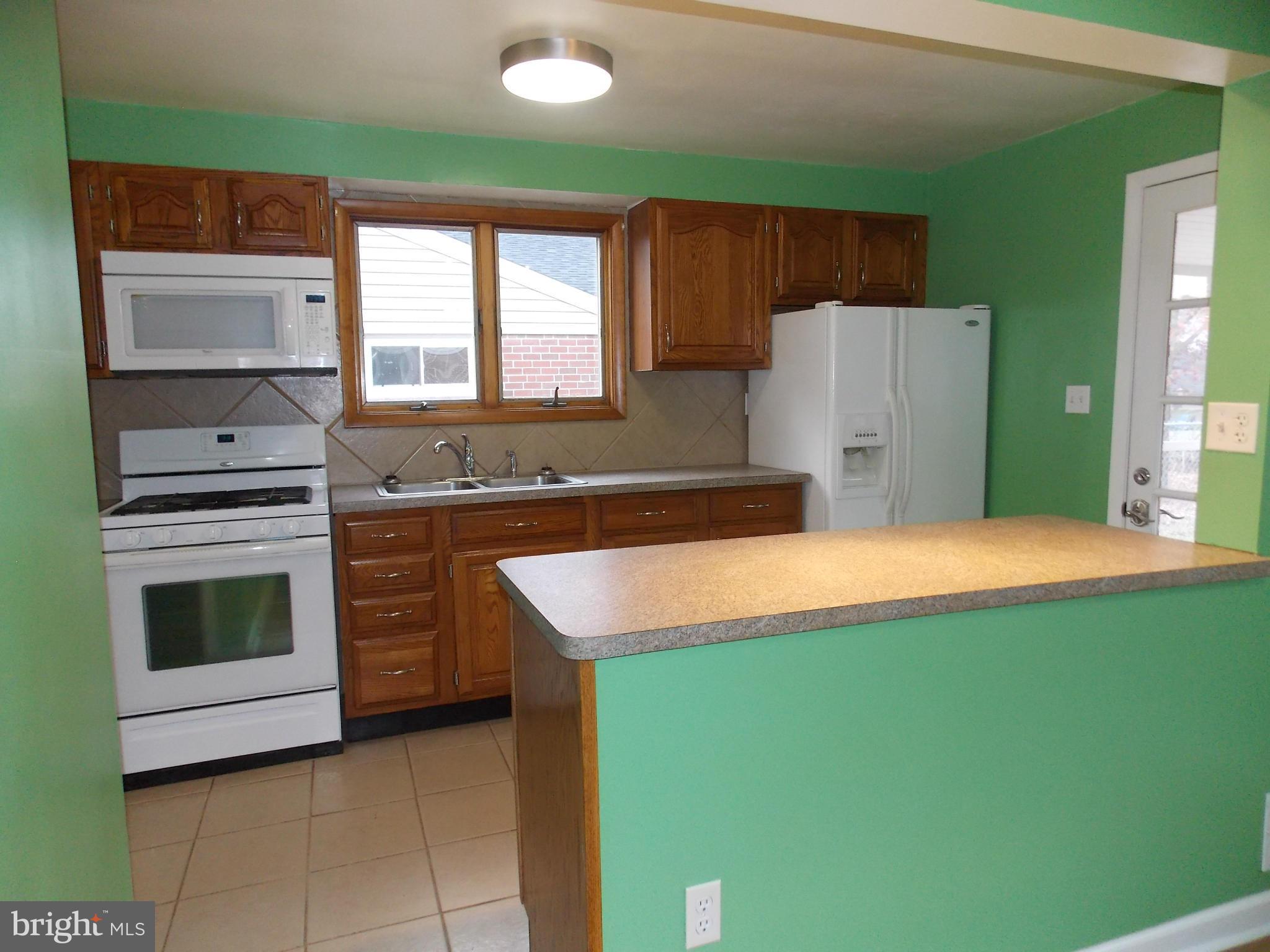164 Roland Road Pasadena, MD 21122 - Photo 14 of 30 Kitchen