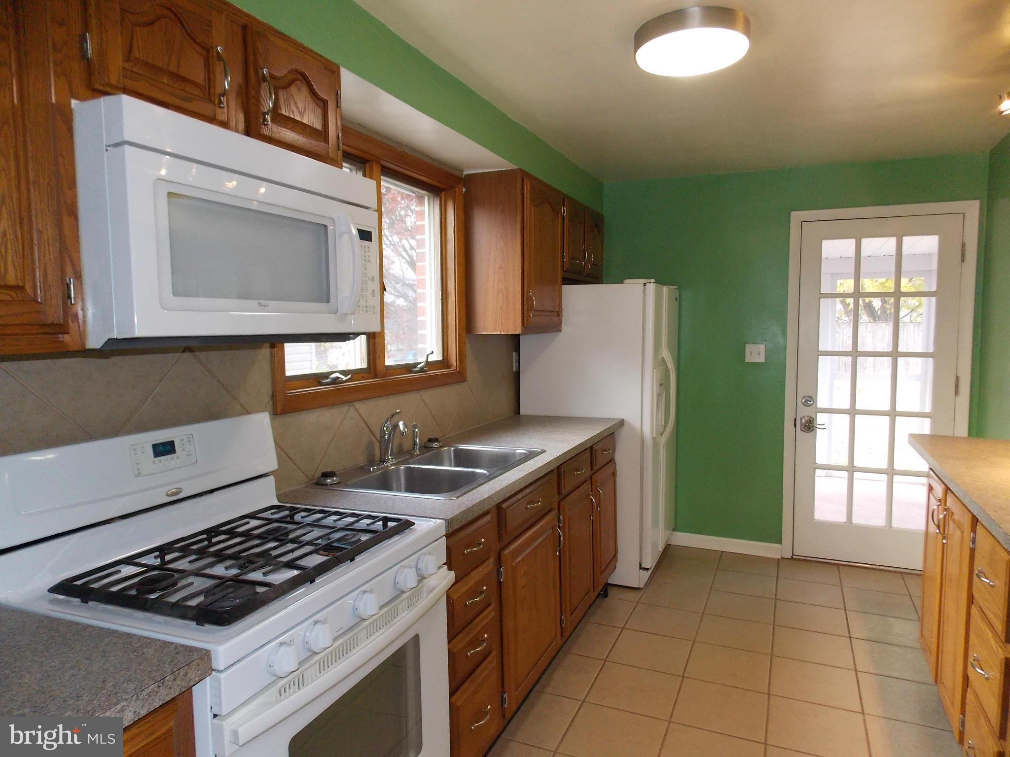 164 Roland Road Pasadena, MD 21122 - Photo 8 of 30 Kitchen
