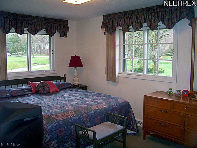 5905 Liberty Road Solon, OH 44139 - Photo 11 of 16 MASTER BEDROOM