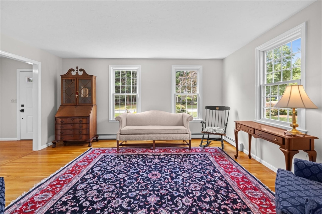 16 King Philip Path Mendon, MA 01756 - Photo 6 of 42