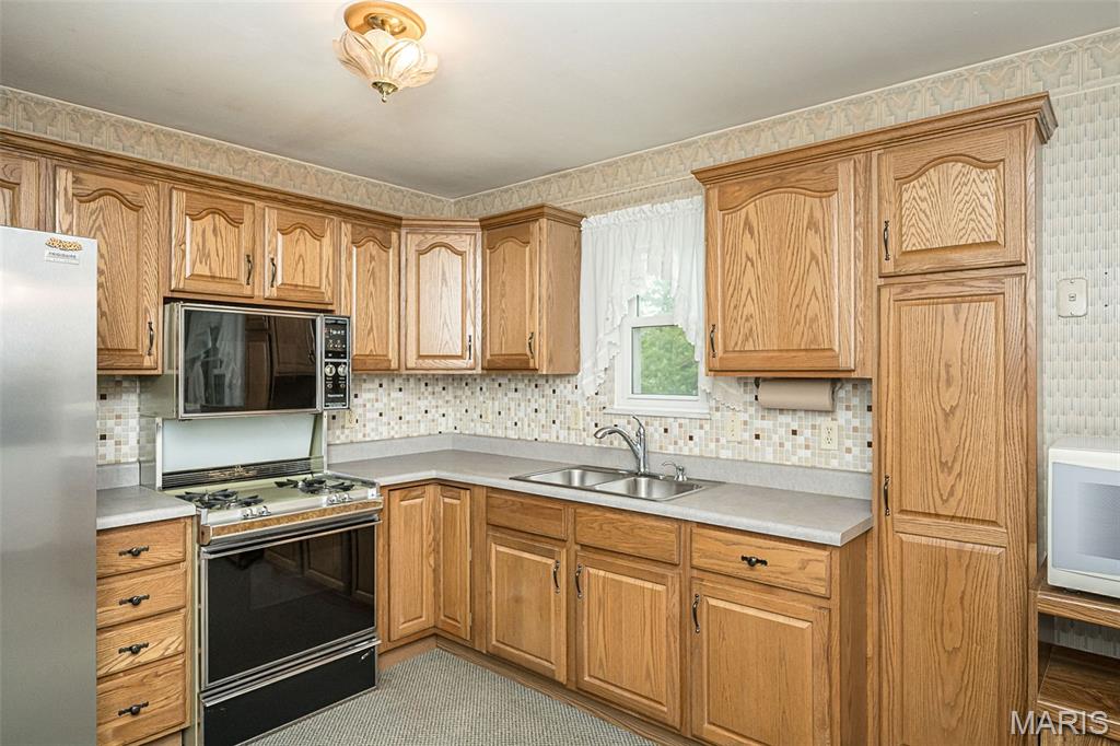 408 Birdie Hills Road St. Peters, MO 63376 - Photo 7 of 32