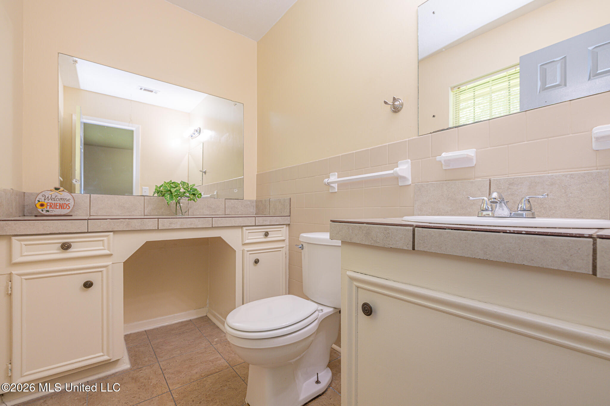 253 Rutherford B Hayes Circle Jackson, MS 39213 - Photo 22 of 25 1R4A7933