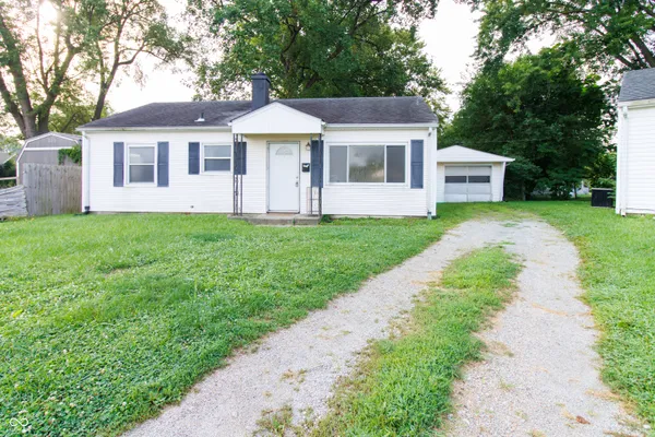 $1,300 | 105 Mohawk Court, Anderson, IN 46012