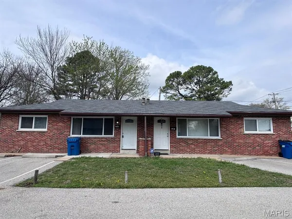 $995 | 8634 Burton Avenue, Unit B, St. Louis, MO 63114