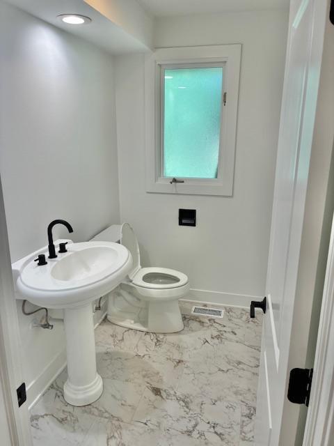 24360 South Timberline Trail Crete, IL 60417 - Photo 11 of 25 a bathroom with a sink toilet and a mirror