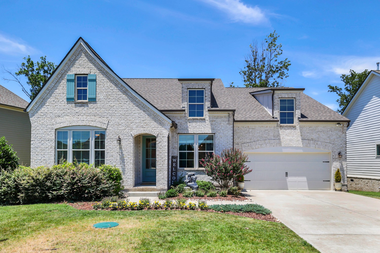 1146 Batbriar Road Murfreesboro, TN 37128 - Photo 4 of 56 front view of a house with a yard
