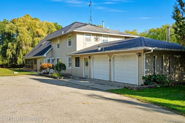 $480,000 | 8150 Runyan Lake Road, Fenton, MI 48430