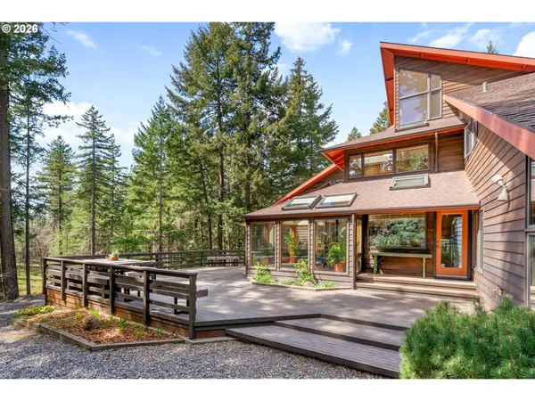 $1,495,000 | 2000 Paradise Ridge Place, Mosier, OR 97040