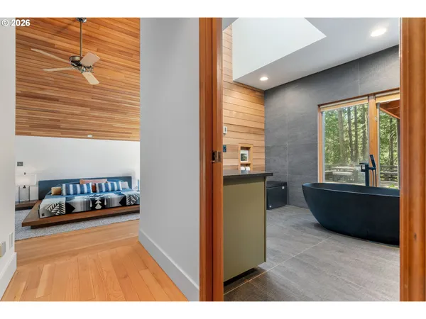 $1,495,000 | 2000 Paradise Ridge Place, Mosier, OR 97040