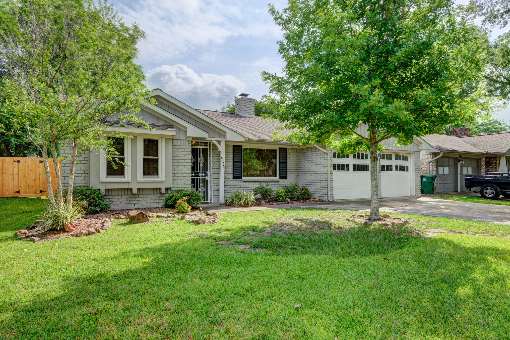 6126 Rena Street Houston, TX 77092 - Photo 4 of 24 front view of a house with a yard